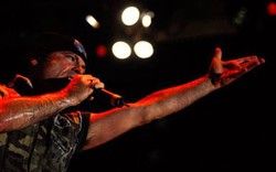 Vokalis Iron Maiden Kucurkan Dana Untuk Pesawat Terpanjang di Dunia