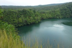 Danau Tolire Besar dan Mitos Buaya Putih
