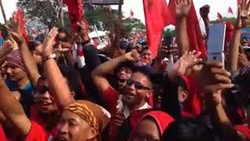 Jokowi Banggakan Wajah Ndeso-nya Saat Kampanye di Cilegon