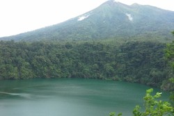 Misteri Siluman Buaya Putih di Danau Tolire Besar