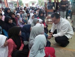 Dino: Pilpres 2014 Bukan Hanya Prabowo Vs Jokowi