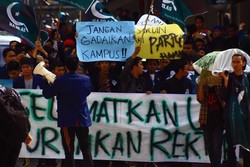 Dukung Pencapresan Suryadharma Ali, Rektor UIN Bandung Didemo Mahasiswa