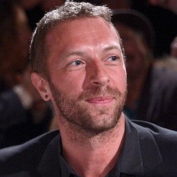 Beredar Foto Chris Martin dengan Perempuan Lain