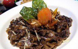 Oopen Pasta & Grill: Uniknya Fettuccine Berlumur Saus Cokelat dengan Bumbu Anchovy