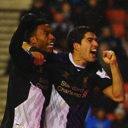 Suarez dan Sturridge Lanjutkan Perburuan Kejar Rekor Gol