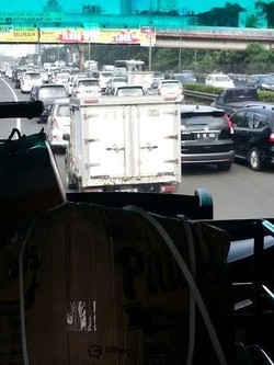 Lalin di Tol dari Pancoran Menuju Halim dan Cikampek Merayap Pelan