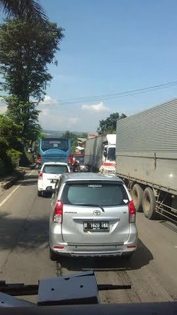Lepas Ciawi, Kendaraan Menuju Sukabumi Merayap