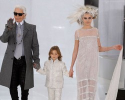 Karl Lagerfeld Sebut Cara Delevingne Tidak Cantik