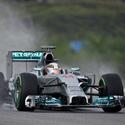 Pole Position Milik Hamilton