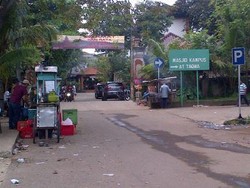 Sejak Berdiri Pura Aditya Jaya Hidup Harmonis dengan Masjid Al-Taqwa