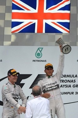 Mercedes Sempurna di Sepang