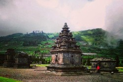 Damainya Suasana di Candi Arjuna