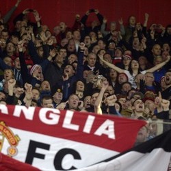 Membandingkan Cara Fans Inggris dan Italia Menyikapi Kekalahan