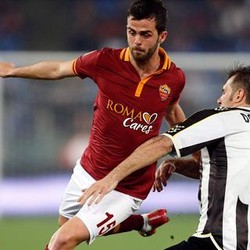 Tertinggal Jauh dari Juve, Pjanic: Roma Masih Bisa Mengejar