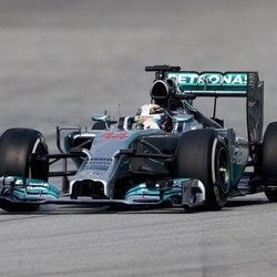 Hamilton Menangi GP Malaysia, Mercedes Finis Satu-Dua