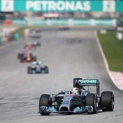 Kemenangan yang Amat Istimewa untuk Hamilton