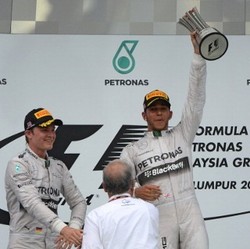 Mercedes Sempurna di Sepang