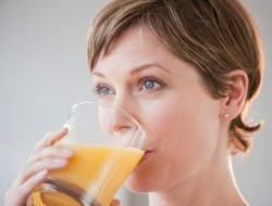 Kulit Kendur dan Berbintik Hitam? Atasi dengan Jeruk Lemon dan Pepaya