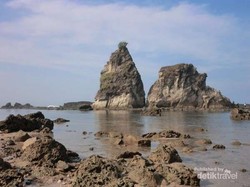 Banyak Pemandangan Keren di Sawarna!