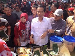 Jokowi ke Rumah Bupati Ngawi Sarapan Pecel, Minta Nasi Seperempat