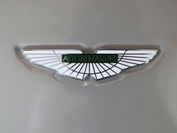 Bikin SUV, Aston Martin Minta Bantuan Mercy