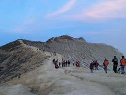 Gunung Ijen Pagi Hari, Lukisan Alam Mempesona