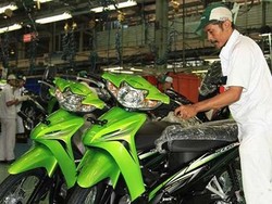 Bikin Kencang Honda Revo dan Amankah Pakai HID di Motor?