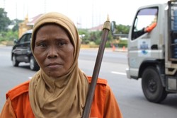Uyun Tukang Sapu Jalan Ingin Pilih Prabowo karena Mirip Soeharto