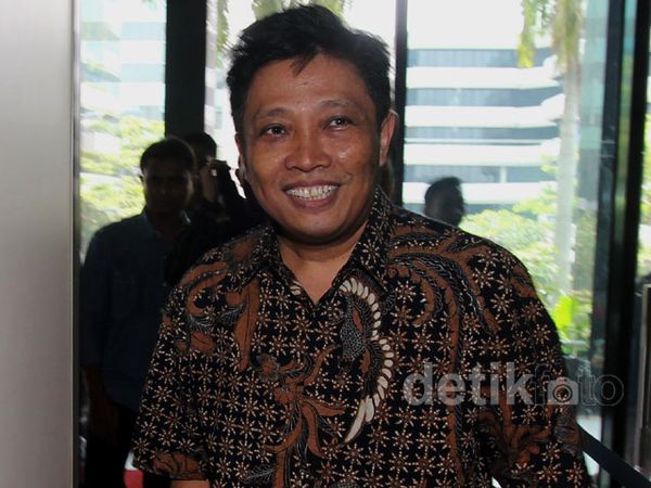 KPK Periksa Mahfud Suroso