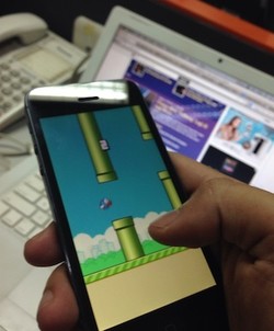 Horee..Flappy Bird Terbang Lagi di App Store