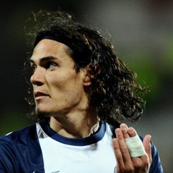 Tak Main di Posisi Favoritnya, Cavani Buka Kans Hengkang dari PSG