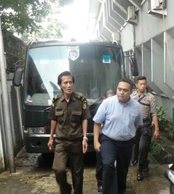 Suami Eddies Adelia Jalani Sidang Perdana