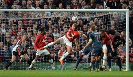 MU Bertahan dengan 10 Orang, tapi Berbahaya Lewat Serangan Balik