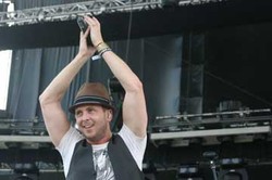 Vokalis OneRepublic Kembali Terlibat di Album Baru Adele