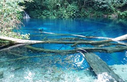 Ajaib! Danau Sebening Kaca di Kaki Gunung Kerinci
