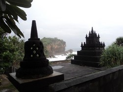 Merayakan Nyepi di Pura Pantai Ngobaran Gunungkidul