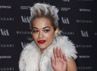 Rita Ora Eksis Berambut Putih