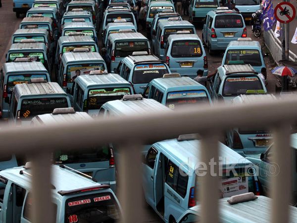 Rencana Revitalisasi Angkot di Ibukota