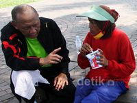 Pramono Edhi Sapa Tukang Sapu