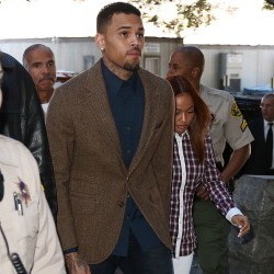 Chris Brown dan Karrueche Tran Balikan?