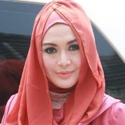 Jalani Sidang Perdana Kasus Penipuan, Ferry Tak Ditemani Eddies Adelia