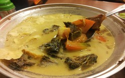 Soto Betawi Bang Sawit: Aduh Enaknye! Soto Betawi Gurih Mengepul hingga Suapan Terakhir!