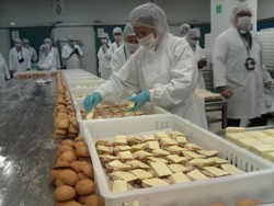 Ada Konsep Halal di Dapur Raksasa Cathay Pacific