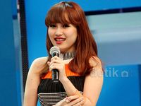 Resmi Cerai, Ayu Ting Ting Lebih Fresh