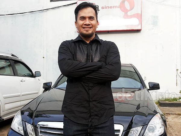 Saipul Jamil dan Mobil Mewah Kesayangannya