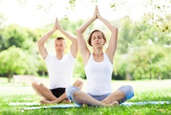 Belajar Yoga dari YouTube? Bisa, Asalkan Paham Dasarnya