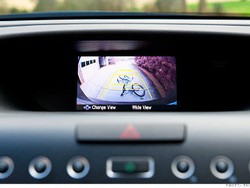 Di Masa Depan Mobil Baru Wajib Punya Kamera Parkir