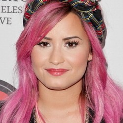 Skandal Demi Lovato, dari Pesta Narkoba Hingga Foto Bugil