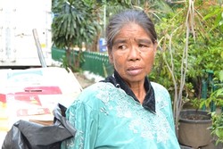 Nuriyah Pemulung Kardus Keluhkan Biaya Kesehatan dan Makan Kian Mahal