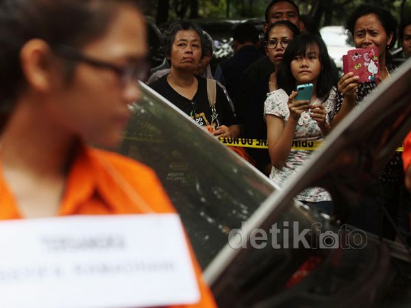 Keluarga Ade Sara Saksikan Rekonstruksi